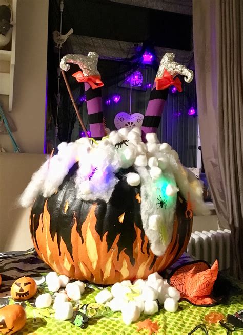 Witch Cauldron Pumpkin Makeup Ideas for Halloween Parties